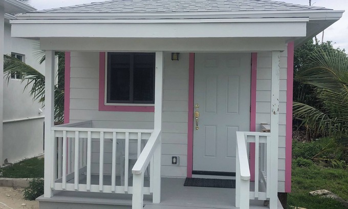 Great Guana Cay Casa | Cozy cottage studio on the waterfront in charming Great Guana Cay