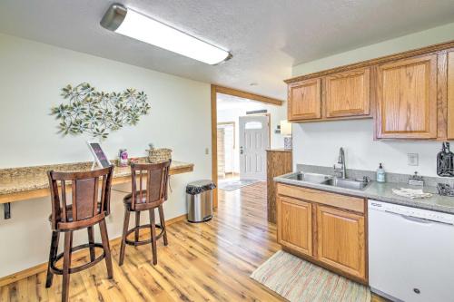 Grantsdale Casa | Cozy Cottage Studio Stunning Mountain Views!