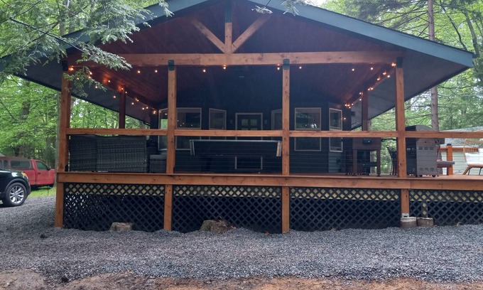 Pocono Summit Cabaña | Cozy Cottage