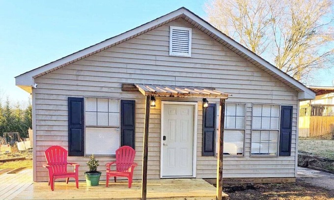 Travelers Rest Cabina | Cozy, Country Cottage