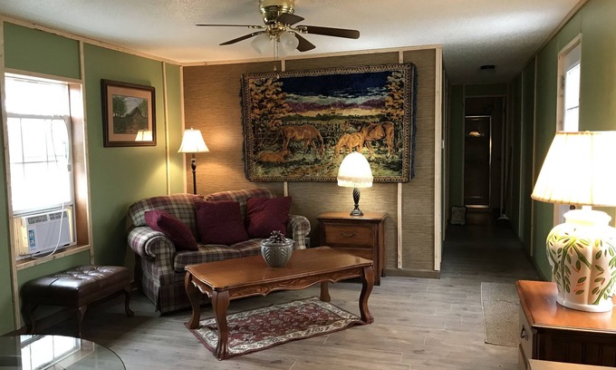Marion Cama Y Desayuno | Cozy country experience Located in Marion, Ind 7630 E 100 S Marion, Indiana
