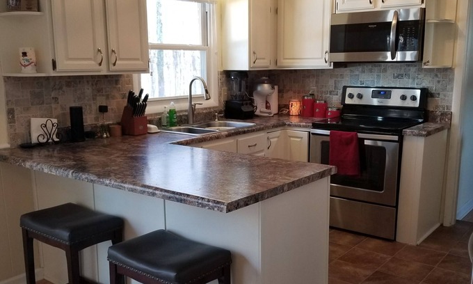 Reidsville Casa | Escapada de campo acogedor con jacuzzi de lujo