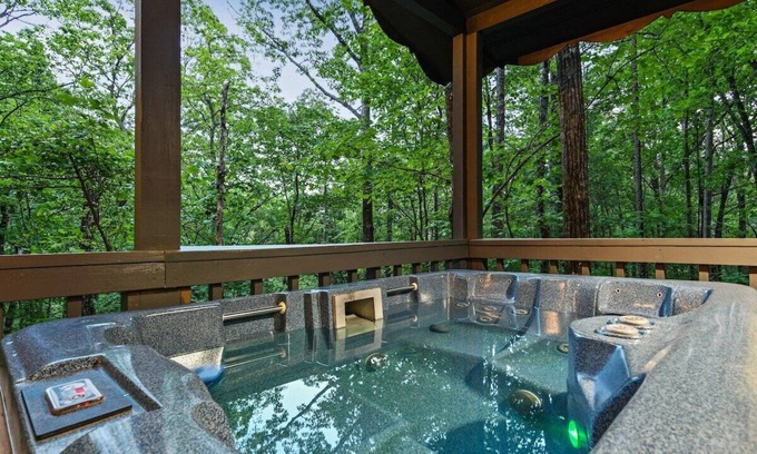 Sautee Nacoochee Cabina | Cozy Cub Cabin~Hot Tub~Fire Pit