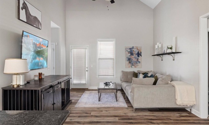 Madison Casa | Cozy Cul De Sac w/ fenced backyard, covered patio, fire pit, near Grand Ole Opry