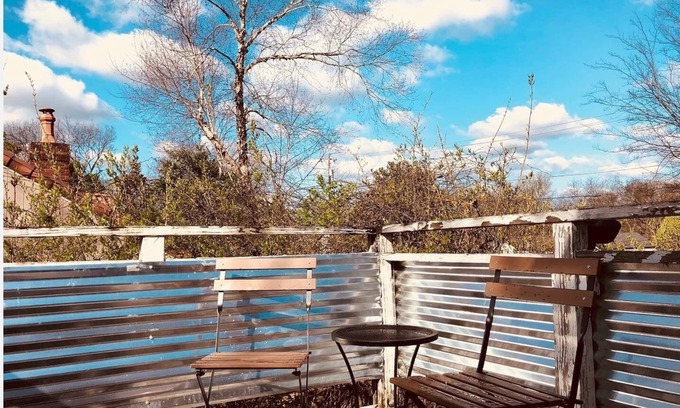 Inglewood Apartamento | Cozy-Cute-Very Safe one bedroom Treetop apt in East Nashville