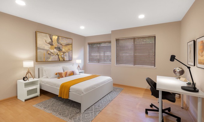 Northwest Bellevue Condominio | Cozy Downtown 2BD Bellevue Condo, Free Parking