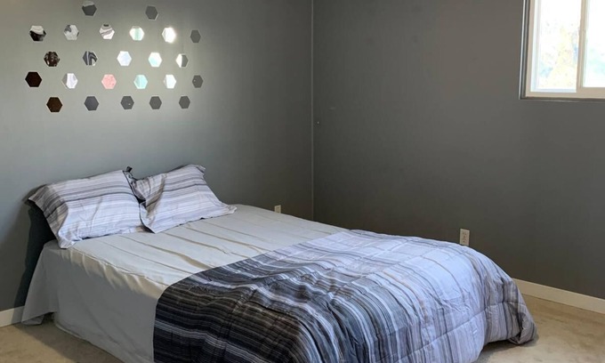 Southeast Edmonton Casa | Cozy Entire House with 3 Bedrooms, 2 Washrooms near the Costco & South Common!