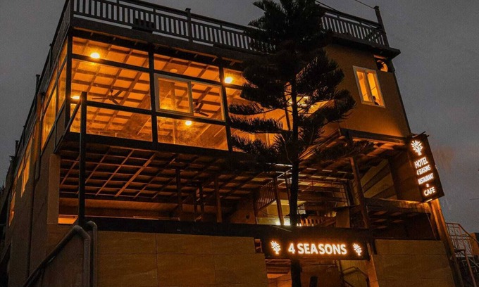 Bullawala Hotel | Cozy environment with mountain view to make your vacation happy.