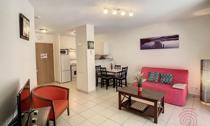 Lamalou-les-Bains Apartamento | Apartamento con Terraza y A/C cerca de Termas de Lamalou, se Aceptan Mascotas