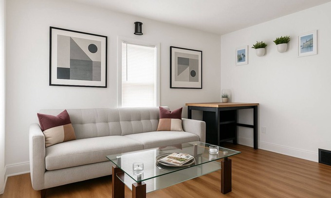 Malden Apartamento | Cozy family Apt near casino, Boston City and airport with hassle free parking!