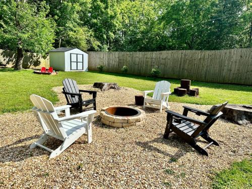 Fair Oaks Casa | Cozy Family-Friendly home w/fenced-in backyard