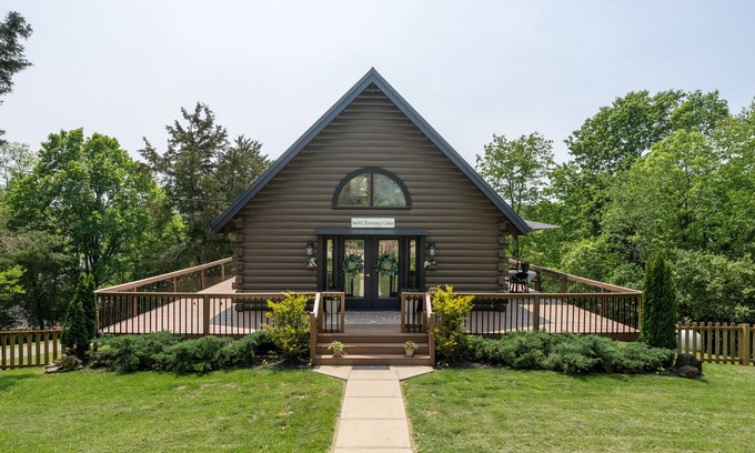 Williamstown Cabina | Cozy, family friendly country Side Cabin 15 Min to the Ark Encounter w/fire pit