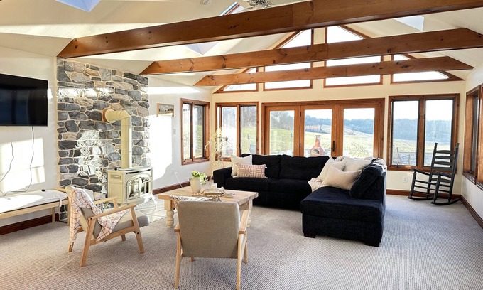 Refton Casa | Cozy Farmhouse in Lancaster