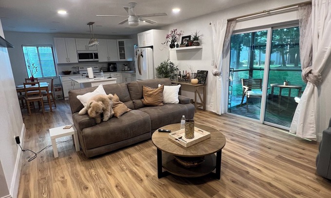 Longwood Condominio | Cozy Floridian tropical condo.