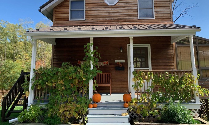 Grange Landing Cabaña | The Little House at The Finger Lakes - ¡Piscina abierta hasta fines de septiembre!