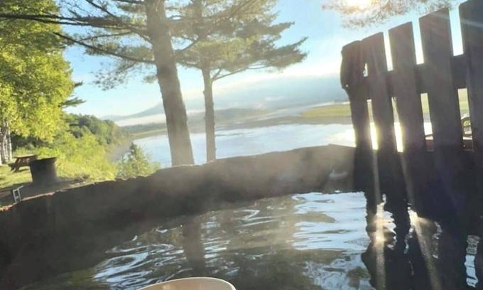 Allagash Cabina | Cozy Getaway - Relax & Unwind - Outdoor Kitchen & Cedar Hot Tub-Riverfront View