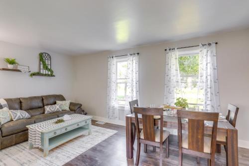New Haven Huron County Casa | Cozy Greenwich Vacation Rental with Fire Pit