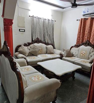 Mylapore Tiruvallikk Casa | Cozy Guest Room with shared kitchen and living in Chennai with Shared Facilities