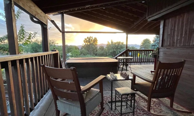 Bel Aire Casa | Cozy Guest Suite with Amazing Views from Front Porch and Hot Tub