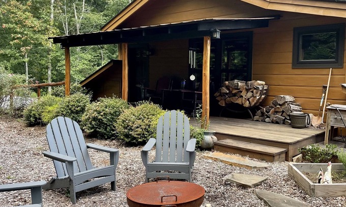 Clayton Cabina | Cozy guesthouse with beautiful Mountain View near the Tallulah River.