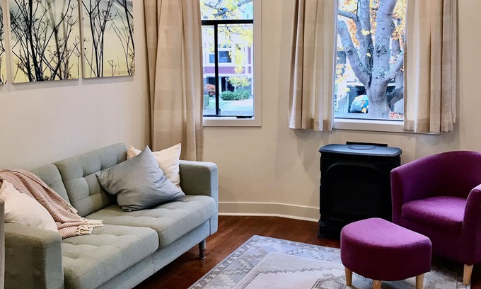 James Bay Casa | Cozy half-duplex in central location - walk to downtown or the beach