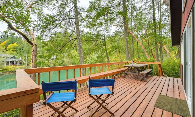 Longbranch Apartamento | Cozy Hideaway on Key Peninsula w/ Serene Views!