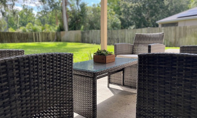 Winter Springs Casa | Cozy Home 4 bedroom 5 bed with Jet Tub.