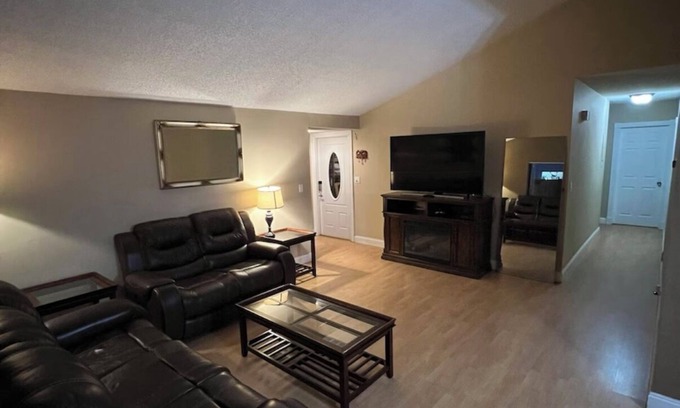 Sunrise Casa | Cozy home close to shopping
