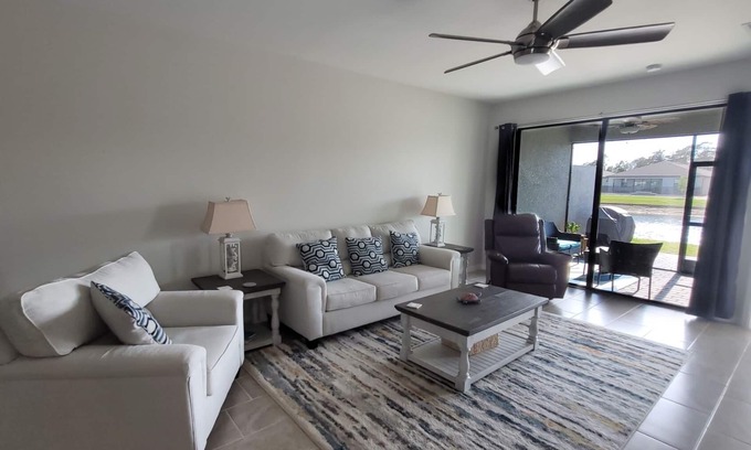 Port Charlotte Casa | Cozy home in a gated community. Easy access to beaches and golf.