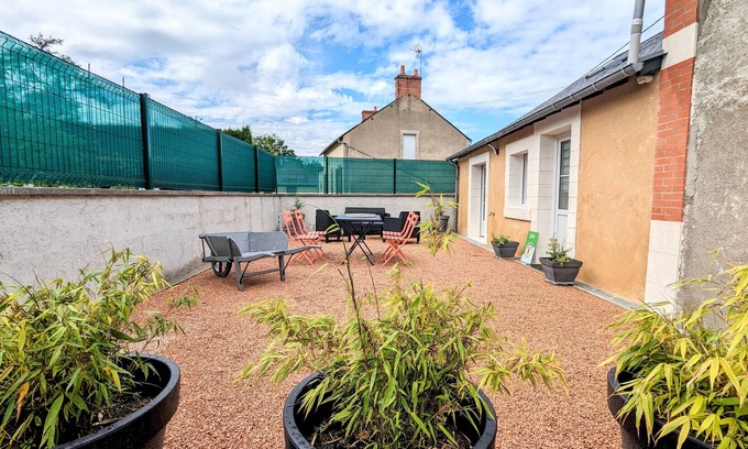 Ardentes Cabaña | Casa acogedora en el corazón de Berry con jardín, parking y comodidades modernas