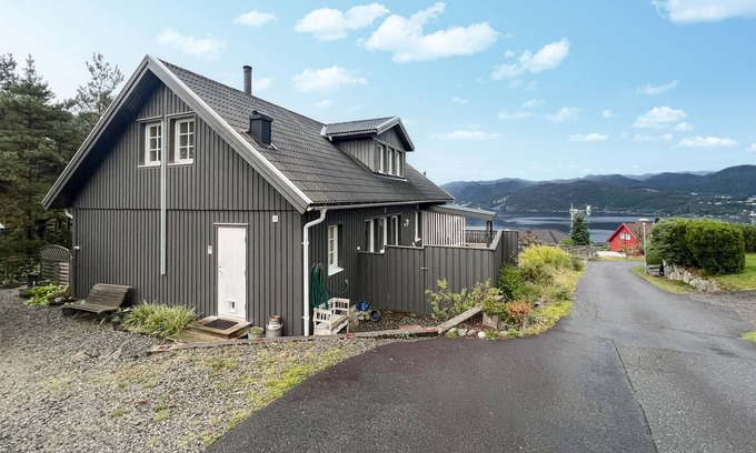 Flekkefjord Casa | Acogedora casa en Flekkefjord con vistas al mar