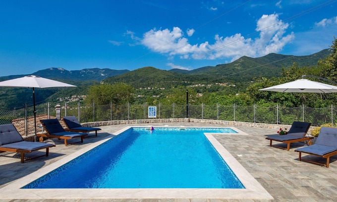 Opatija Casa | Acogedora casa en Icici con vistas al.