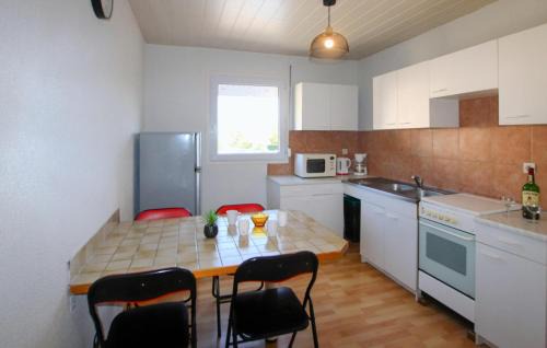 Lablachere Casa | Cozy Home In Lablachère With Swimming Pool