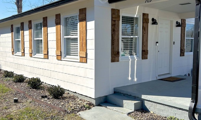 Eagleton Village Casa | Cozy home in Maryville