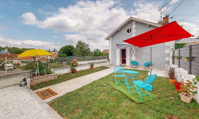 Riberac Casa | Acogedora casa en Ribérac con WiFi