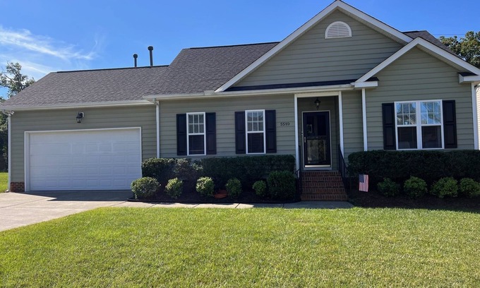 Umstead Casa | Cozy home near RDU, RTP, Angus Barn & downtown! Pet Friendly! Level-2 EV Charger