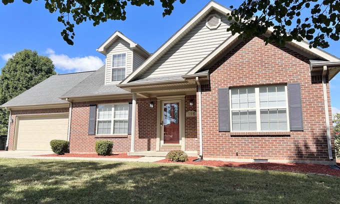 Richmond Casa | Cozy Home on Golf Course - 6 miles from I-75, Free WiFi