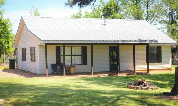Ozark Casa | Cozy home right off the Pig Trail, in the Ozarks