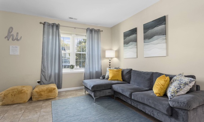 Norfolk - Virginia Beach Casa | Cozy Home!