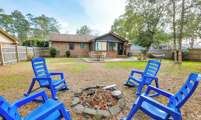Sunset Beach Casa | Cozy Home w/ Fenced Backyard in Sunset Beach!