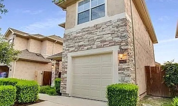 Wetmore Casa | Cozy Home w/office - Central - Near Attractions!