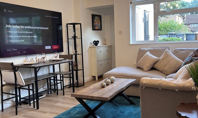 Hertford Casa | Cozy home with a garden walkable distance to the heart of Hertford