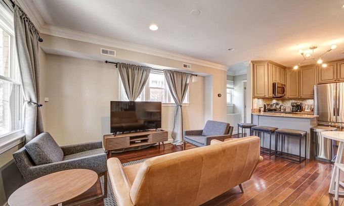 Eckington Casa | Cozy Home with Free Parking | 3BR/2.5BA #DCottage