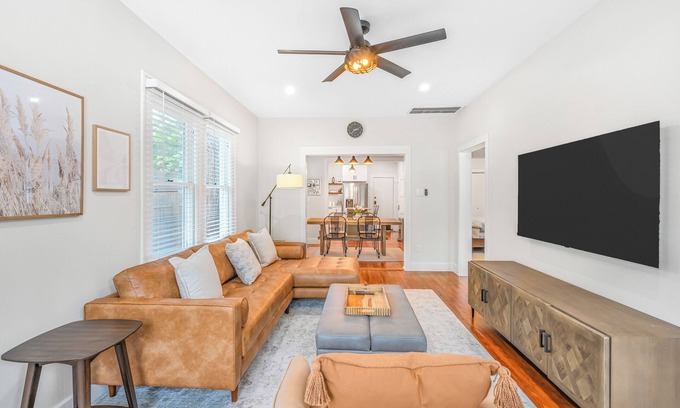 Hyde Park Casa | Cozy Hyde Park Home Central Austin Near UT & DT Mini Golf!