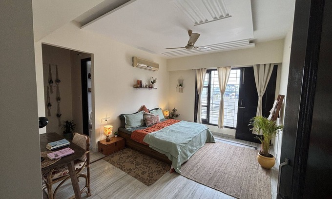 Mohali Casa | Cozy Boho retreat w/living room, terrace, balcony and private entrace.