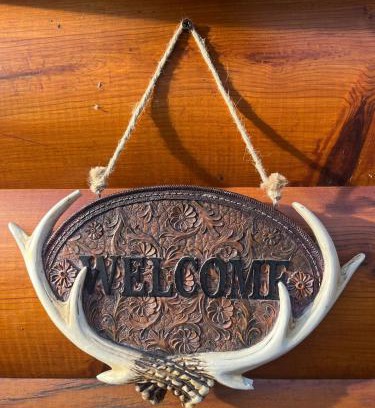Golden Casa | Cozy Lake Cabin