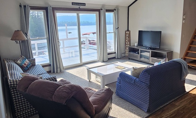 Errol Casa | Cozy Lake Front home for Boating, fishing, winter sports, and gorgeous views,