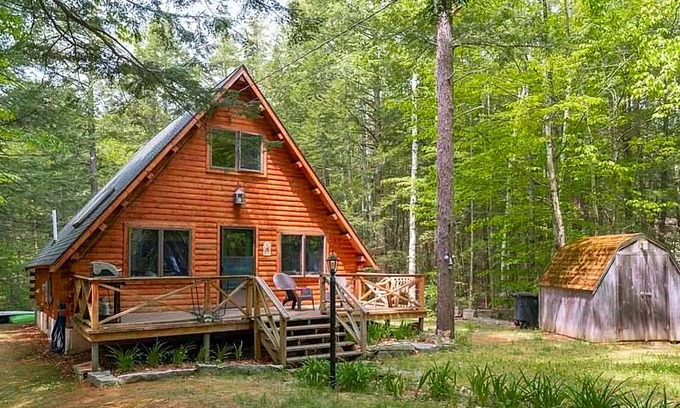 Rome Cabina | Cozy Log Cabin Belgrade Lakes Rome Maine