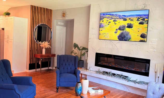 East Point Casa | Cozy Mid Century Modern Home w/ EV Charger