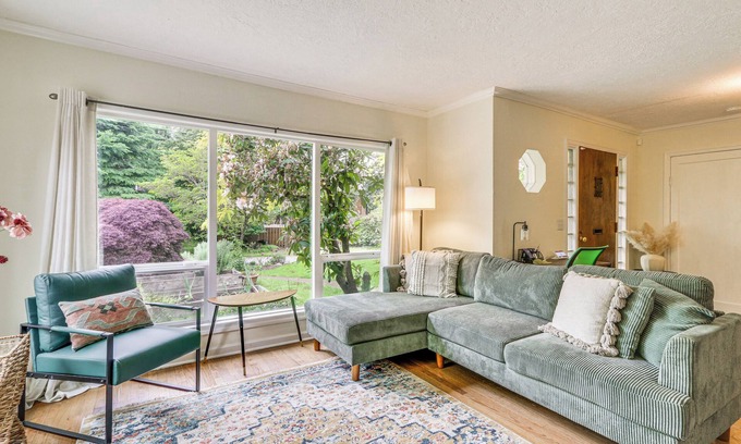 Island Station Cabaña | Cozy Milwaukie Cottage, 7 Mi to Downtown Portland